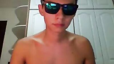 Big Cock Cam Show: Hardcore Amateur Gay Porn with Huge Dicks!