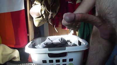 One Finger Fun: Amateur Big Cocks Cum Shots!