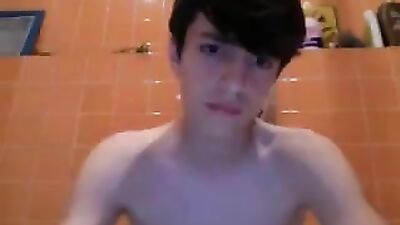 Straight JO Cumshot: Naked Web-Cam Teen Boys Solo Show!