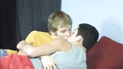 One-Night Stand Heat: A Gay Porn Video with Cum Shots and Vintage Action!