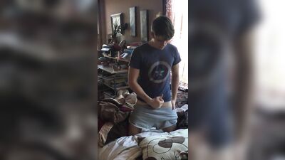 Smokin Twink Cumshot Extravaganza: Big Cocks and Amateur Action!