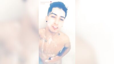 Latin Amateur Fetishist Henrique in the Bathroom - A Steamy Gay Porn Video