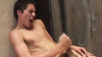 Antoines Gay Porn Adventure (34 chars)