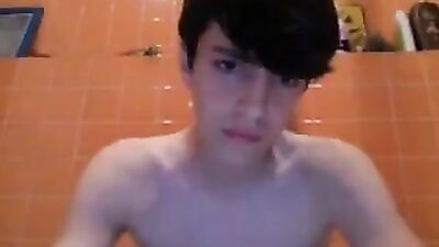 Super cute italian teen masturbates in her bathroom