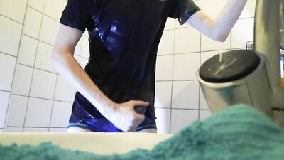 Cum Load in the Sink: Big Cocks Fetish Fun Showers