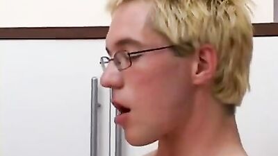 Blond Gets Pleasured