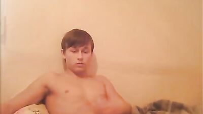 Juicy Andrey Cum: Steamy Threesome with Muscular Guys!