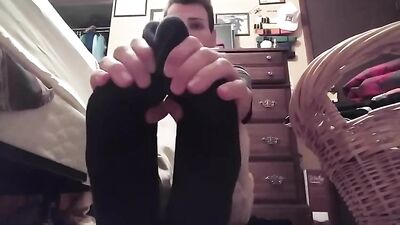 Big Feet Web-Cam: Hardcore Gay Porn Video with Tall Guys and Big Toes!