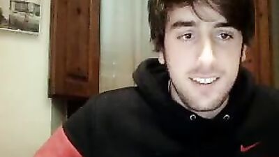 Italian Cutie Gets Naughty on Webcam! - Gay Porn Videos