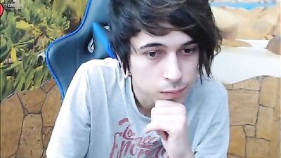 Eliasfitcum: Gay Muscle Stud Cumshot in the Gym