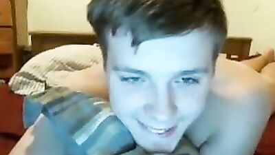 Shaking His Ass Solo - A Gay Porn Web-Cam Experience