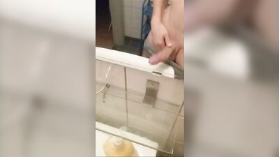 Gay Bathroom Public-Wank: Muscle Boys Solo Cam!