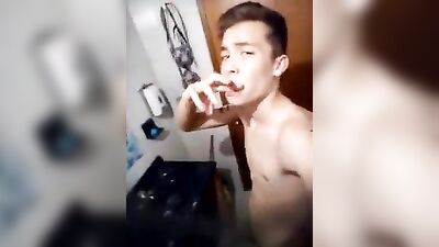 Young Hunk Sucking Cum & Bisexual Handjob - Cute Boy Eats Cum!