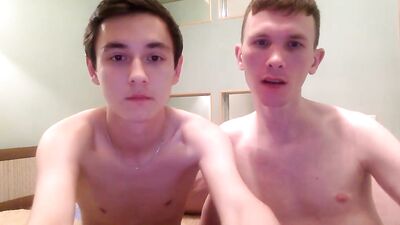 Cumming with the Cam! Amateur Cuties in Hot Gay Action