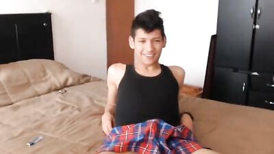 Gay Porn Latino Cumshots - Colombian Cutie Jerks Off!