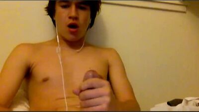 Cumshot Trick: Straight Boy Smiles in Gay Porn Action!