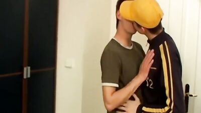 Twin Bros Strip & Play: Michael & Robins Gay Porn Adventure!