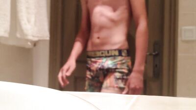 Sagging and cum in freegun boxers