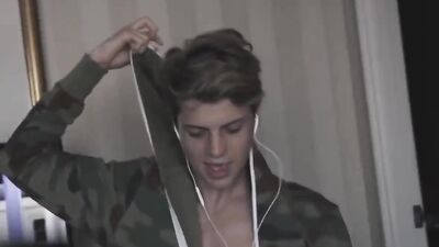 Jace Normans Cock Worship: Big Amateur Cum Shots in Gay Porn!