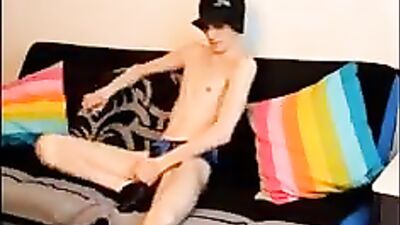 Couch Wank Cum Shots: Big Amateur Cocks