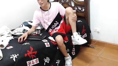 Indomitablebeast! Youve been tagged in a sexy solo Latino amateur video! Get ready for non-stop action with hot Latin guys! This is one solo show you wont want to miss!