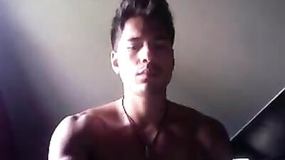 Muscle Boys Steamy Gay Porn Adventure: Discovering His Wild Side with Huge Muscles and Intense Passion!