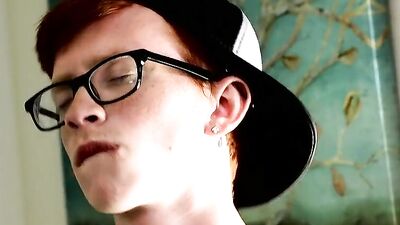 Bareback Geek: Exploring Gay Porn with Aaron