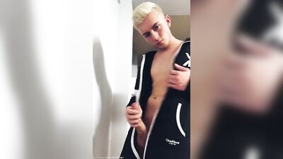 Big Dicks & Gay Boys - Exhibitionism at Its Best!