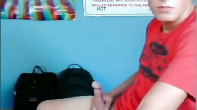 Amateur Big Cocks Cum Shots: Jacking at the Gay Hostel