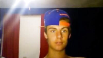 Hot 19yo blond boy caht and wank