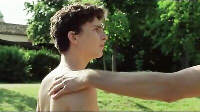 Les epaules de elio