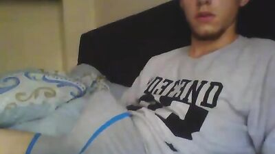 Jerkin before bed - Gay Sex, Blowjobs, Muscles Or Big Dicks in Bed - Gay Jerkin, Oral Pleasure, Hunky Guys