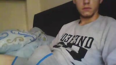 Jerkin before bed - Gay Sex, Blowjobs, Muscles Or Big Dicks in Bed - Gay Jerkin, Oral Pleasure, Hunky Guys