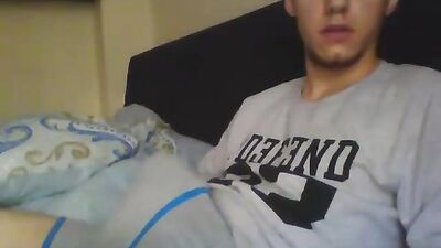 Jerkin before bed - Gay Sex, Blowjobs, Muscles Or Big Dicks in Bed - Gay Jerkin, Oral Pleasure, Hunky Guys