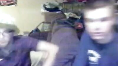 Gay Webcam Experiment: Two Boys Get Down and Dirty!