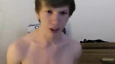 Gay Porn Amateur Bareback Fucking on Cam