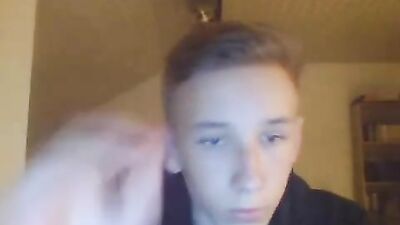 Blond Spreads his Ass & Wanks: Amateur Anal Play