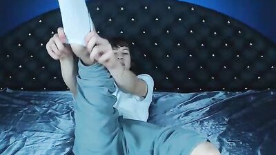 Gay Teen Porn Star Heats Up the Bedroom with Hot Sex Scenes!