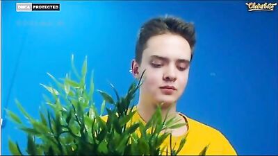 Deandecums Gay Porn Adventure: Hardcore & Bareback Threesome with Cute Twinks