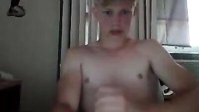 Hot Blonde Gets Sucked Off By A Muscular Guy In The Gym