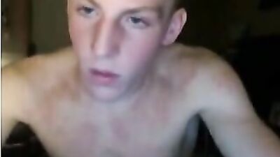 Young Jocks Hardcore Cumshot: Horny Amateur in the Bedroom!