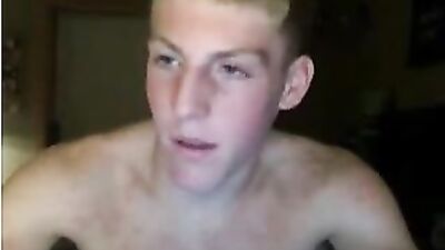 Young Jocks Hardcore Cumshot: Horny Amateur in the Bedroom!