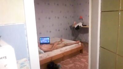 &ouml;nkiel&eacute;git&eacute;s