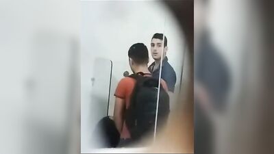 Banheirão 1 - A Gay Porn Experience with Hot Guys and Steamy Action!