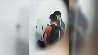 Banheirão 1 - A Gay Porn Experience with Hot Guys and Steamy Action!