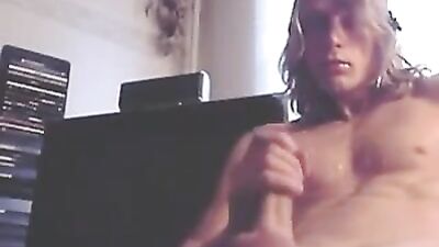 surfer pumps out a quick load