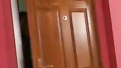 What twinks do behi...rsbareback?