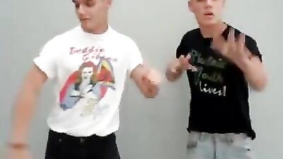 2 Boys in Heat: Gay Porn with Kissing and Anal Sex!