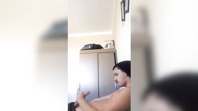 Novinho gozando gostoso