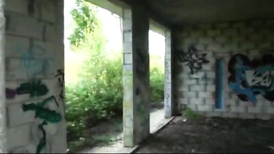 Lascars fucking in a construction site